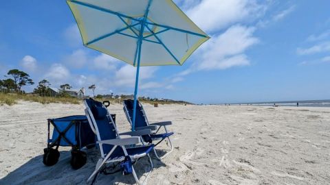 2 Beach Chair & Umbrella Package
