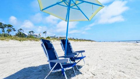 2 Beach Chair and Umbrella Package