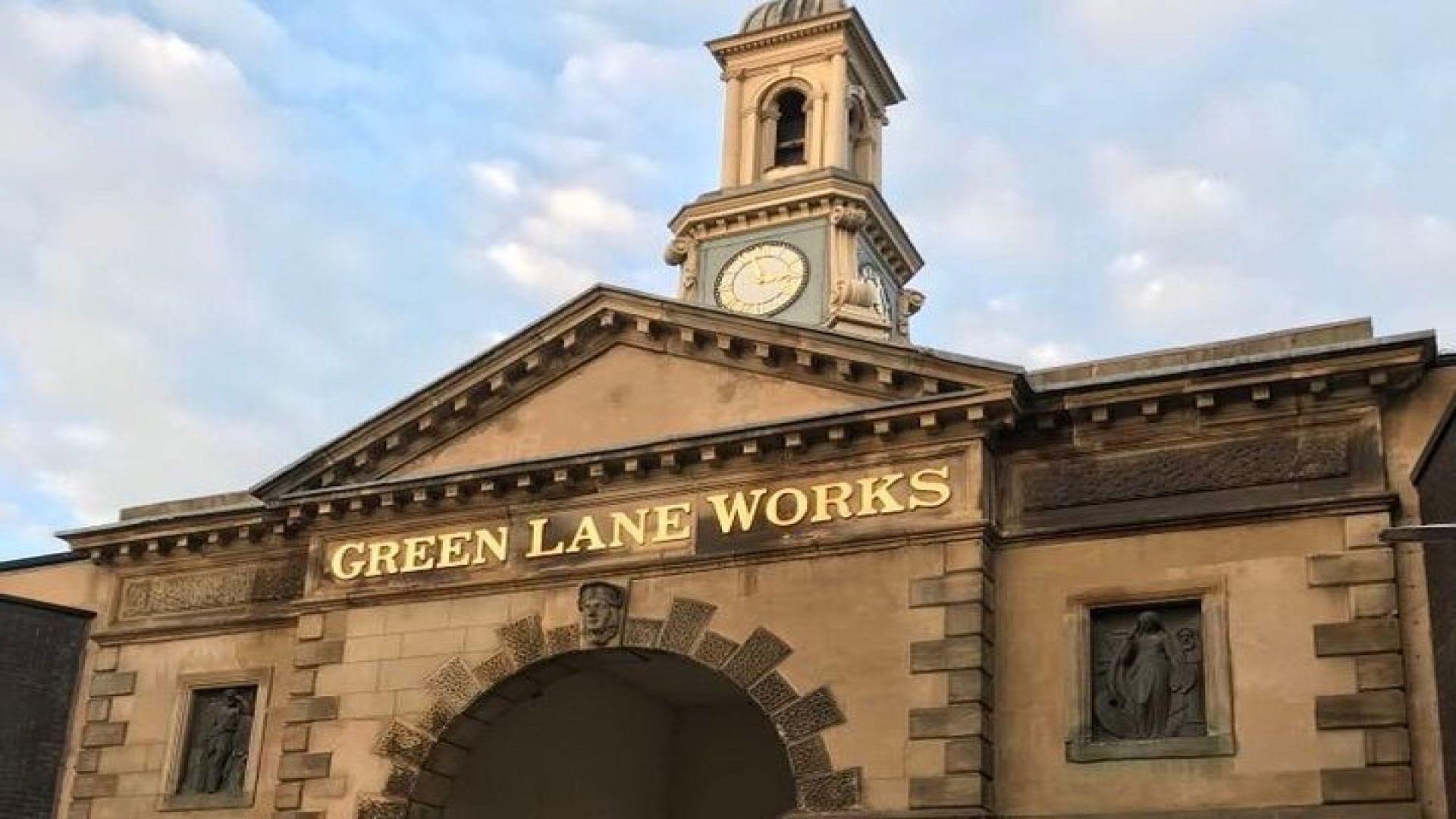 Immersive Murder Mystery in Sheffield - Outdoor Escape Experience