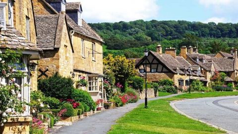 Cotswolds Countryside Tour by Coach: Villages, Views, and Lunch