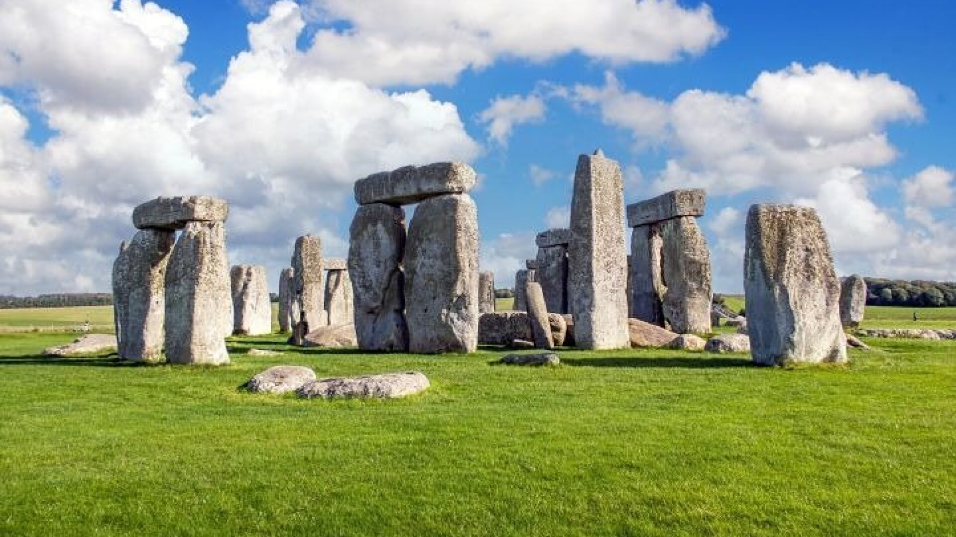 Stonehenge Inner Circle and Windsor Open Top Bus Tour