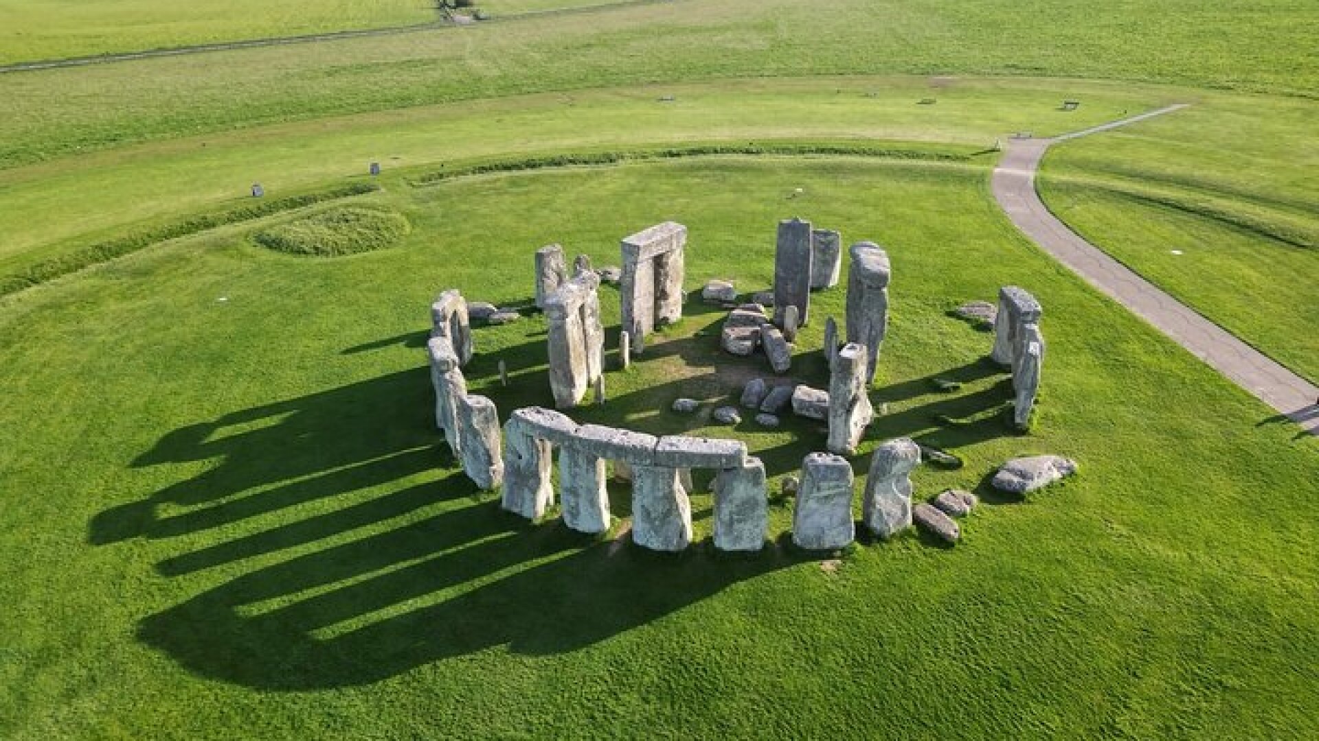 Stonehenge Inner Circle and Windsor Open Top Bus Tour