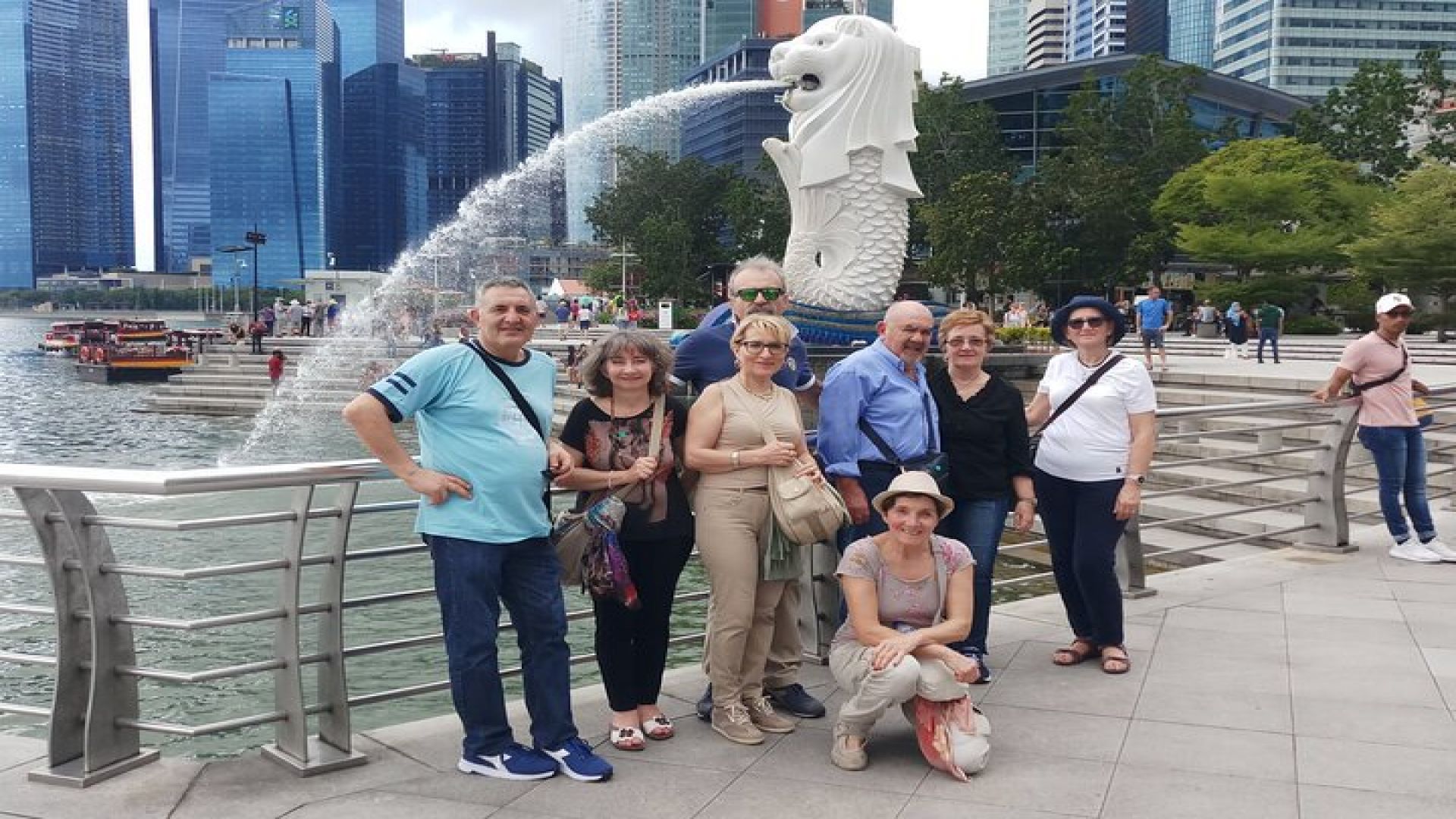 Singapore : Highlights and Hidden Gems Walking Tour With A Guide