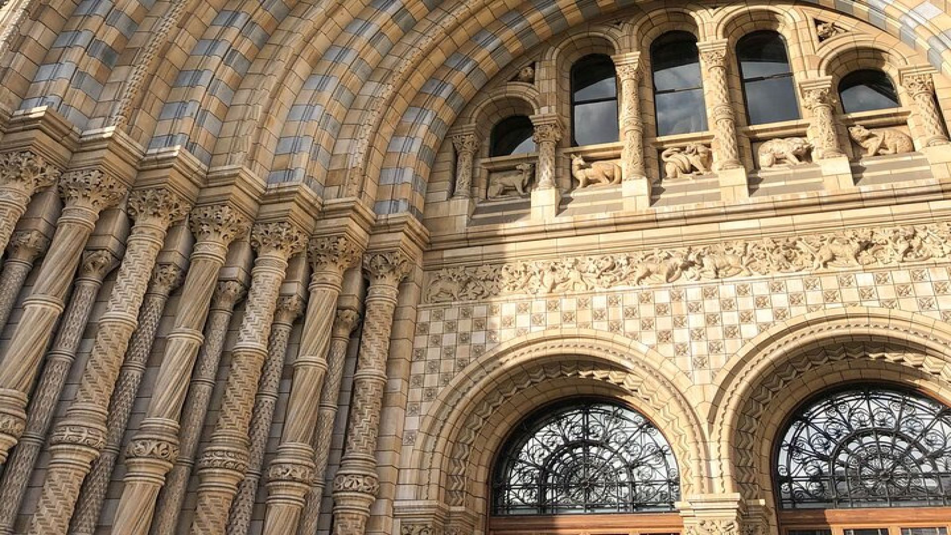 London Private Food Tour with Traditional and International Dishes