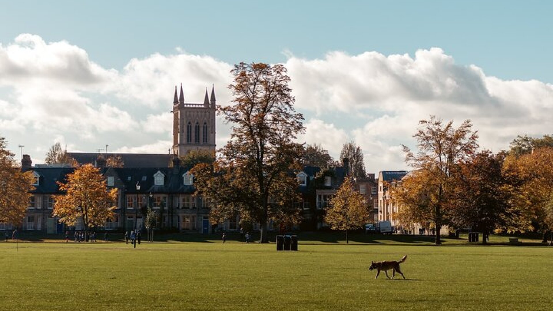 Private Family Heritage Walking Tour in Cambridge