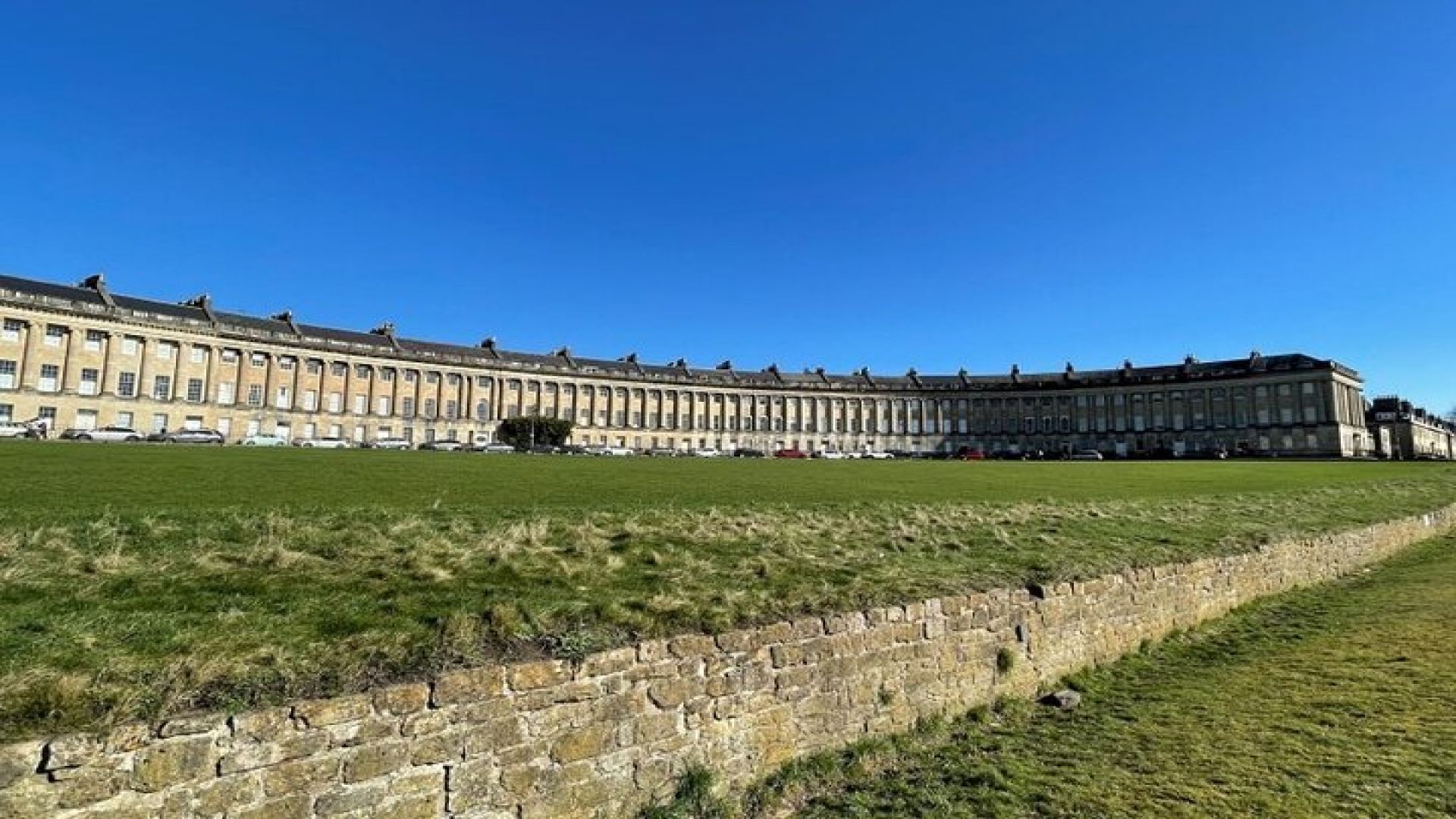 BATH: 2-Hour Bath Walking Tour of Bridgerton Filming Locations