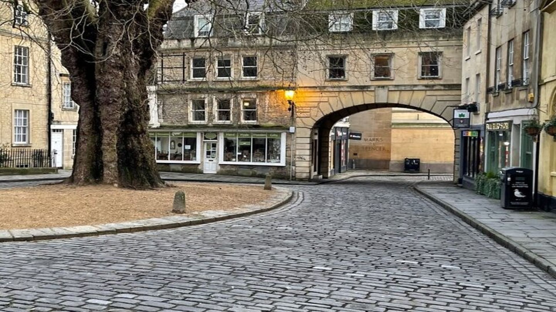 BATH: 2-Hour Bath Walking Tour of Bridgerton Filming Locations