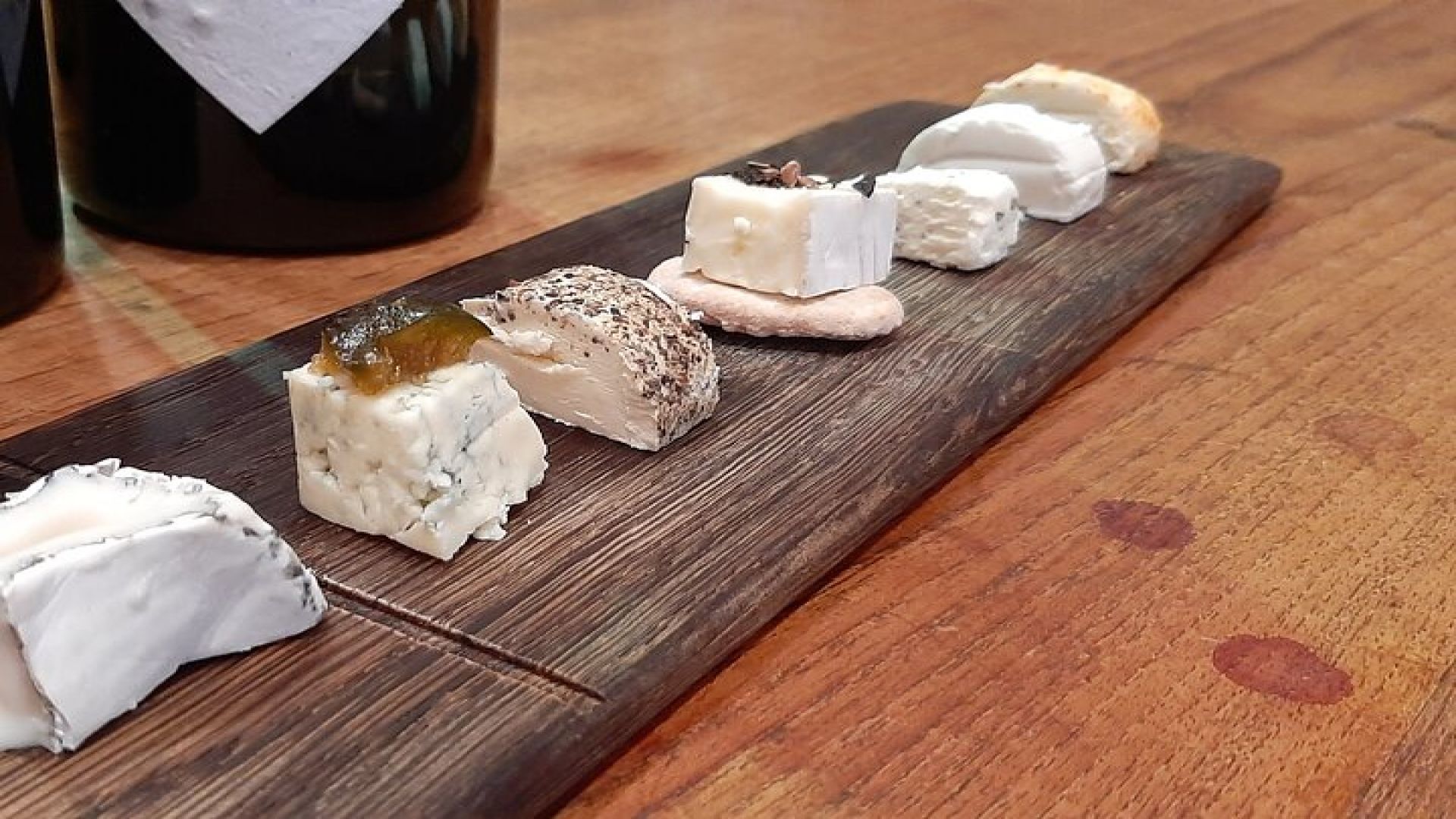 Wine Tour to Stellenbosch & Franschhoek with Tastings & Lunch