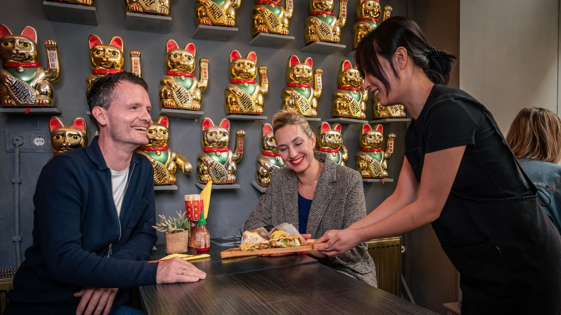 Hike & Bite – Rotterdam Walking Food Tour (English Speaking Guide/Tour)