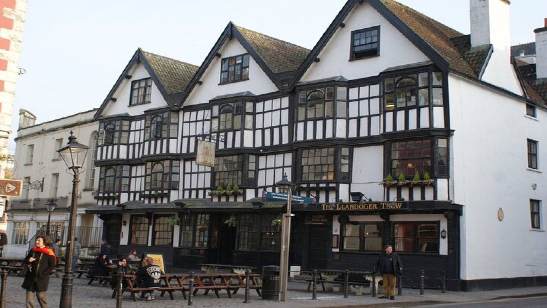 Bristol Scavenger Hunt and Sights Self-Guided Tour