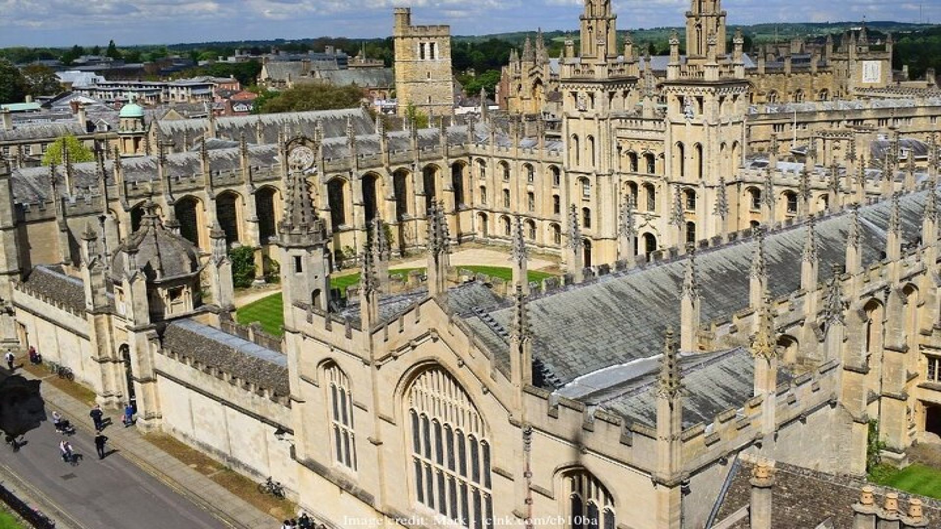 Welcome to Oxford: Private 2.5-hours Walking Tour