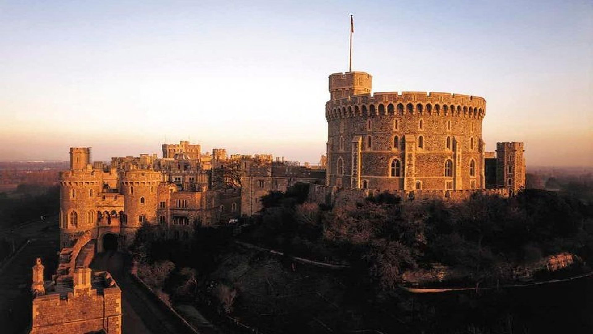 LEGOLAND® and Windsor Castle Independent Full Day Private Tour