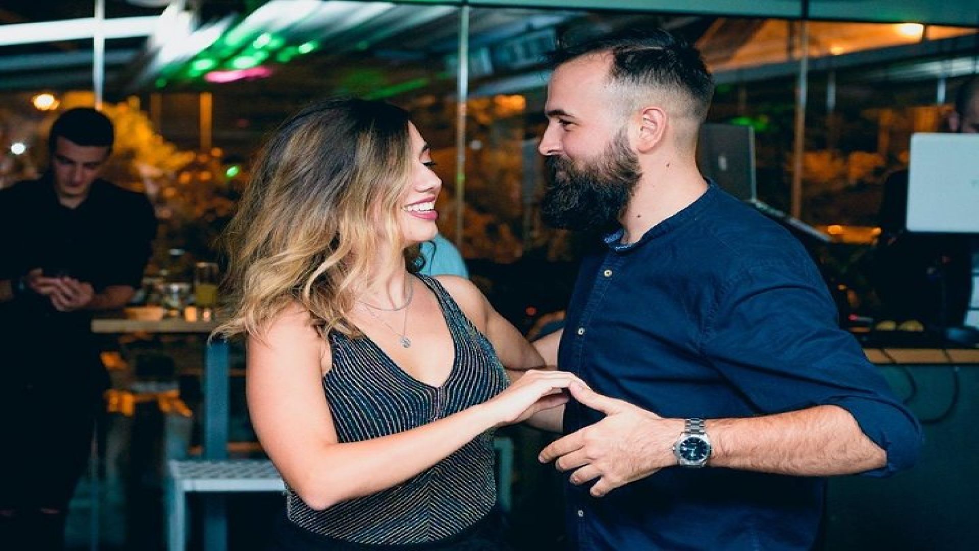 London Salsa Lovers Dance Experience