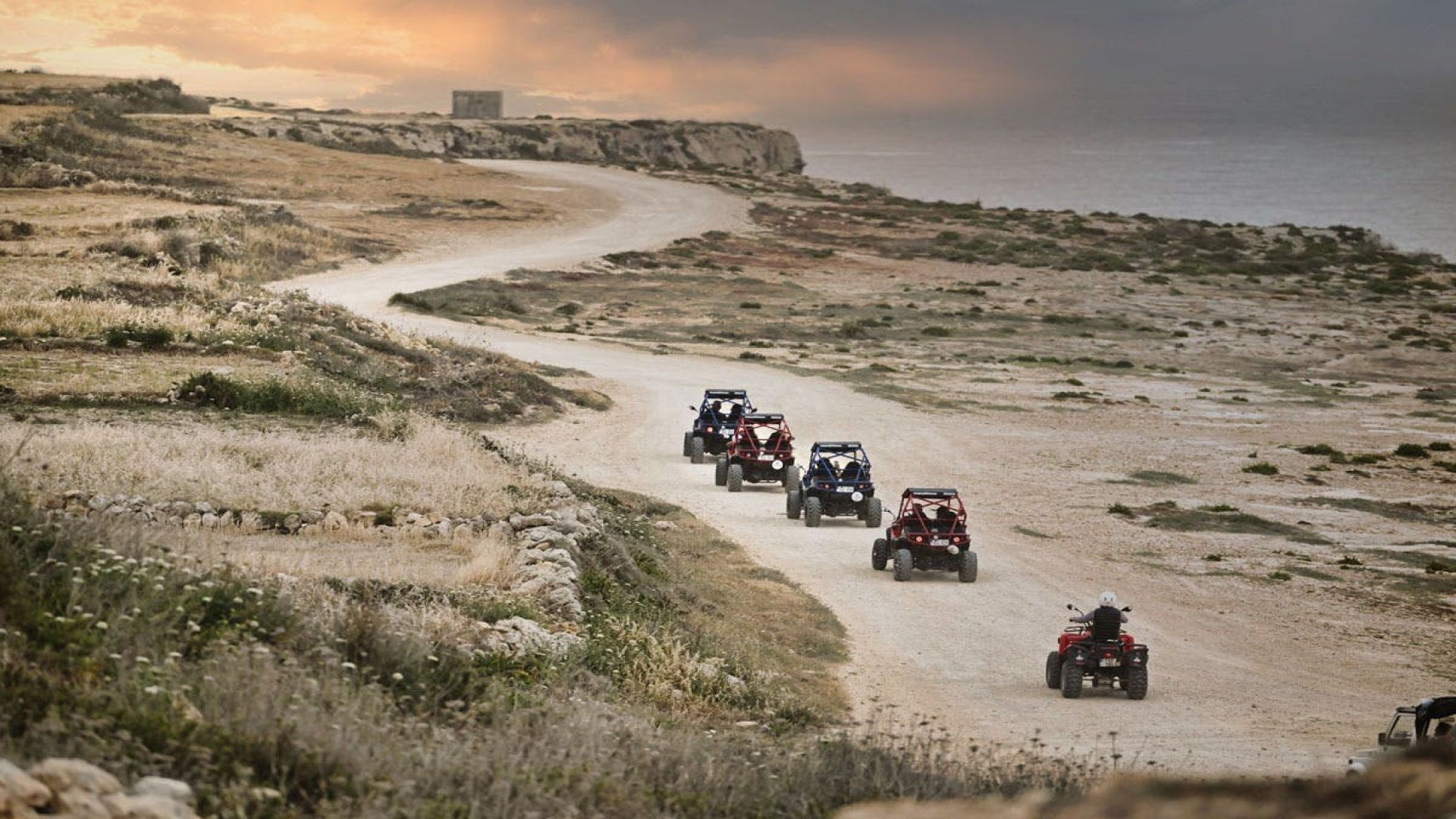 Gozo: Guided Sunset Jeep Tour + Roundtrip Transfer