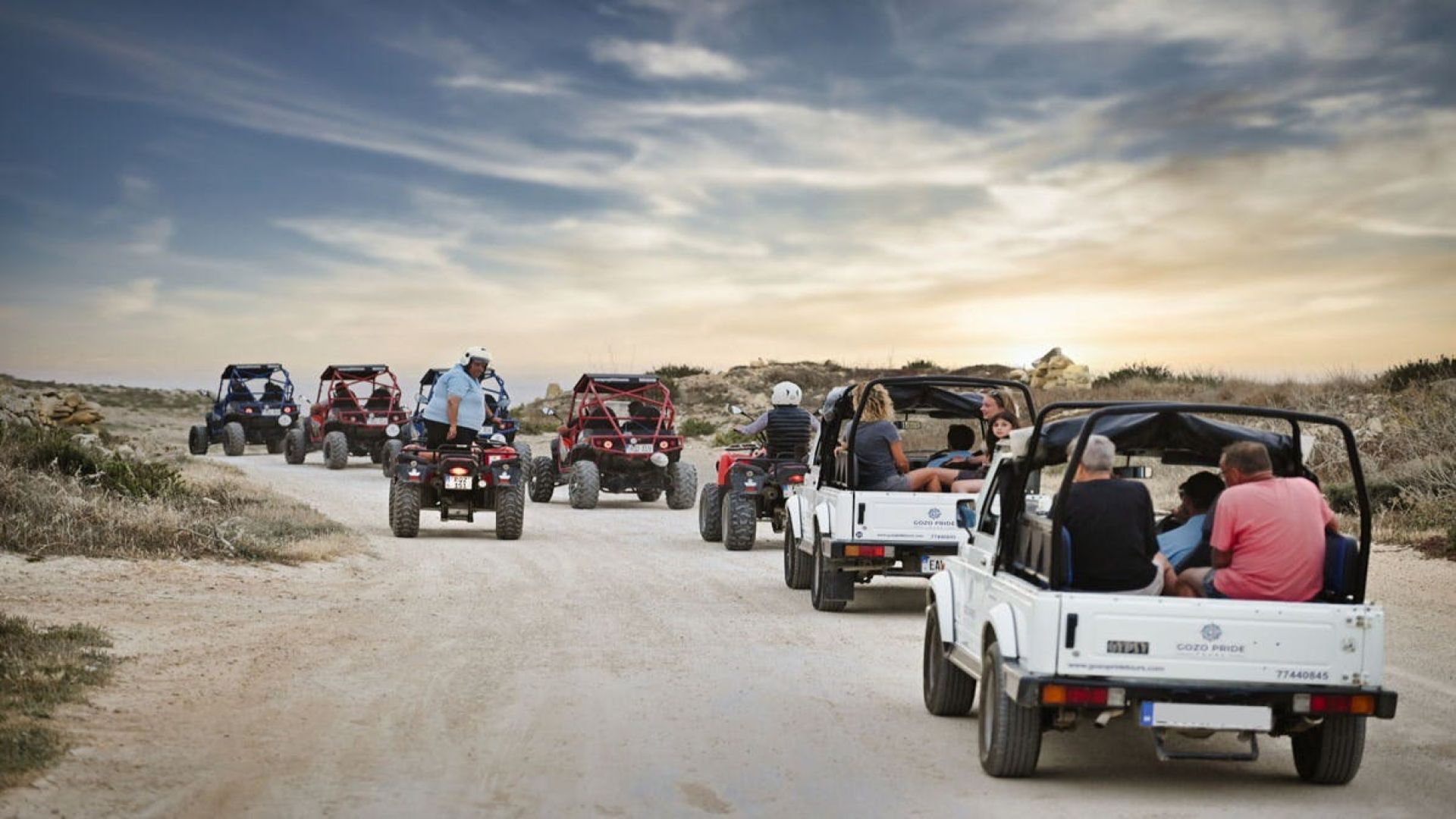 Gozo: Guided Sunset Jeep Tour + Roundtrip Transfer
