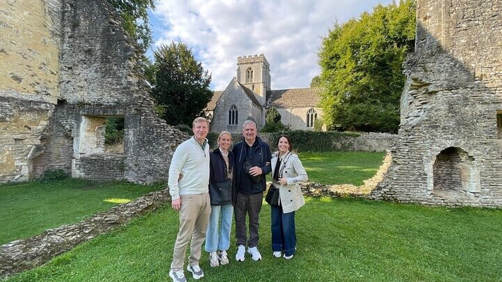 Private One Day Luxury Tour of The Cotswolds