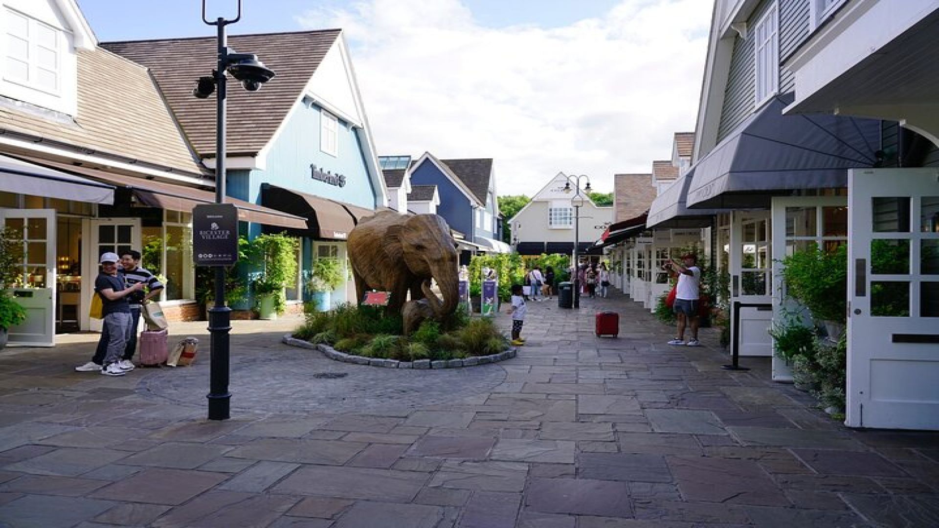 Private Shopping Tour from Birmingham to Bicester Village