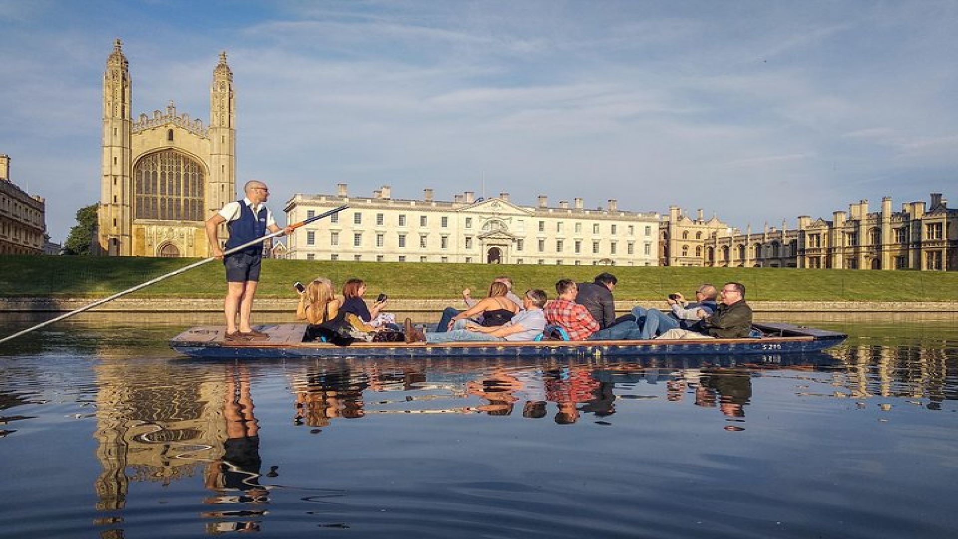 Punting Tour in Cambridge