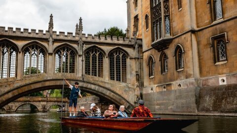 Shared Guided Punting Tour of Cambridge