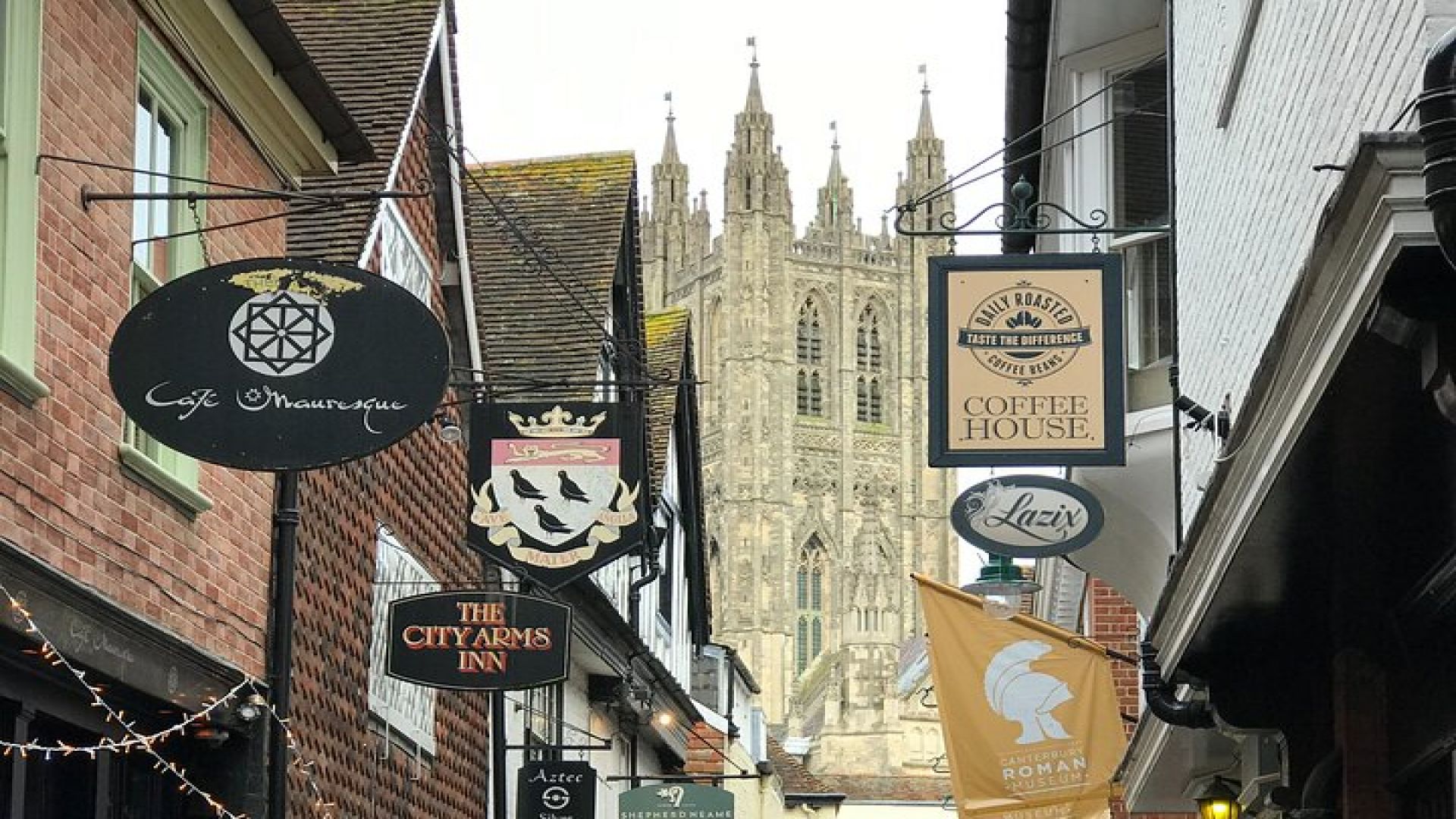 Small-Group City Running Tour in Canterbury
