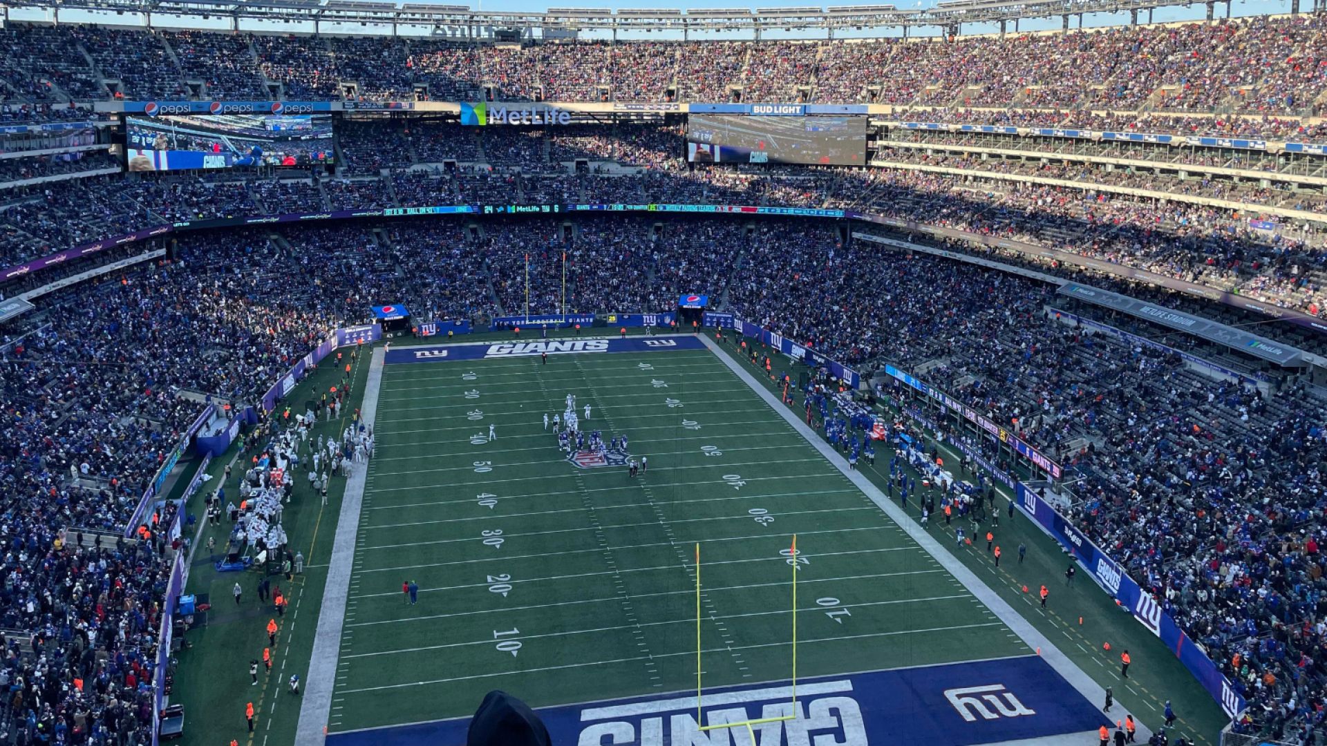 New York Giants Football Game at Metlife Stadium