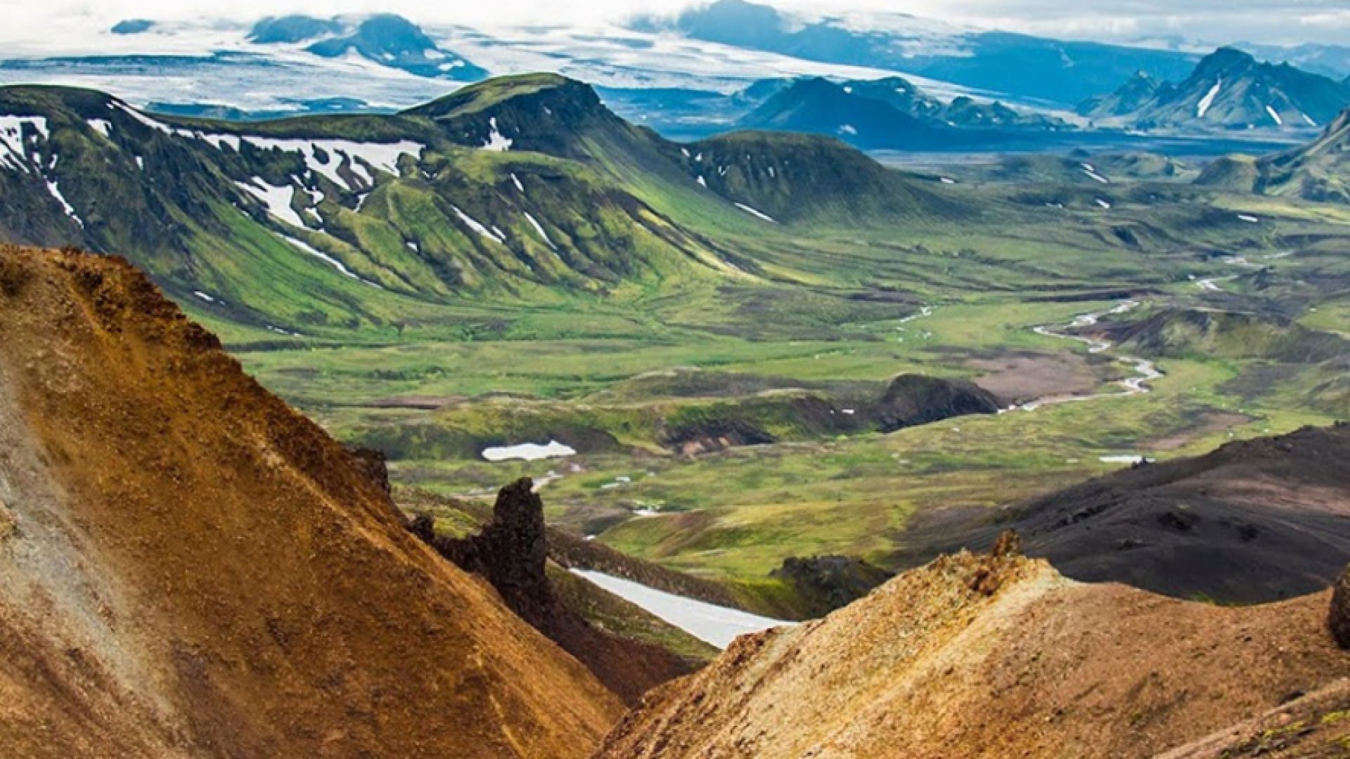 Laugavegur Trek (Tents & Huts)
