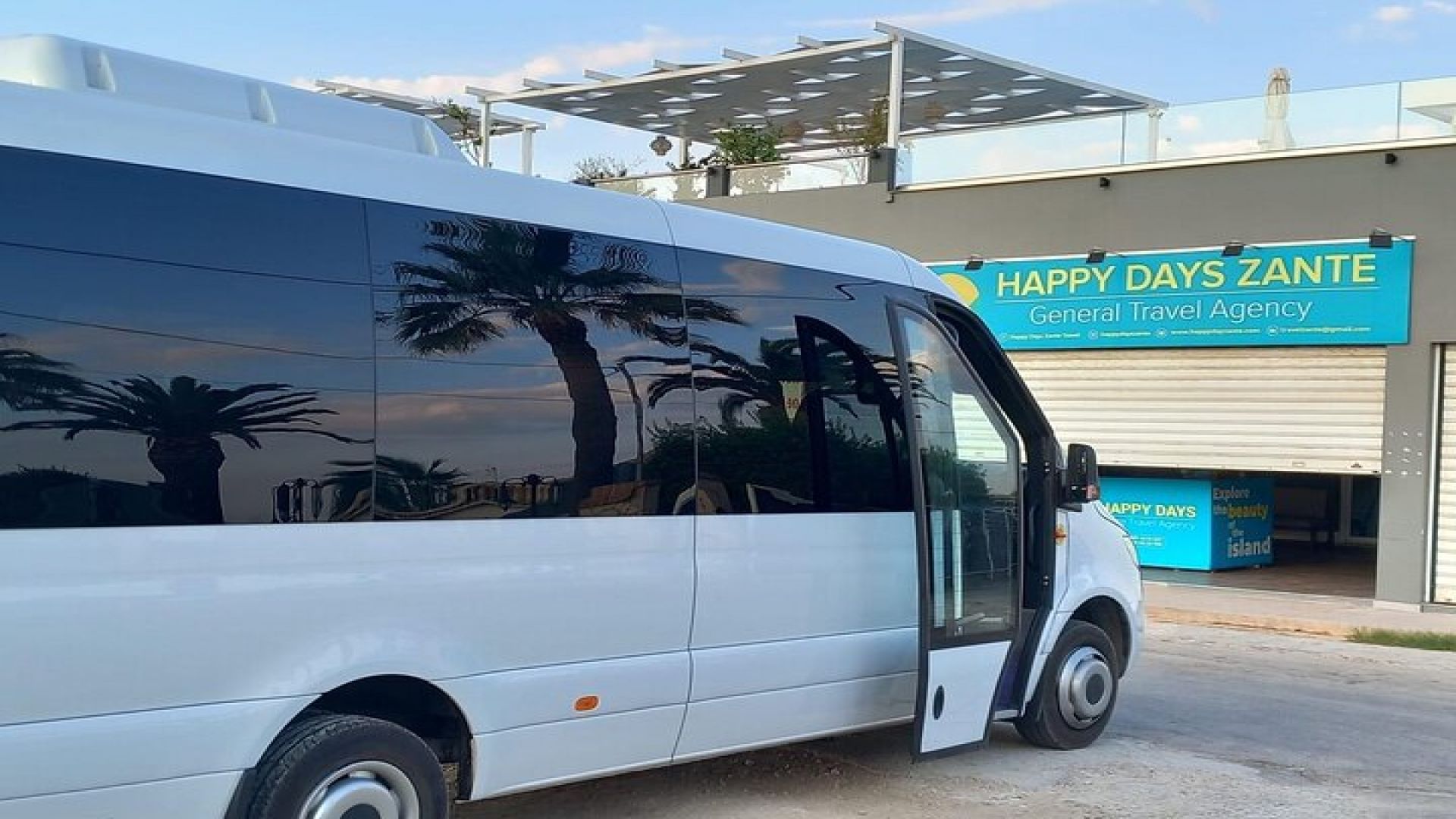 Zakynthos Shipwreck Beach with Blue Caves Land and Sea Tour