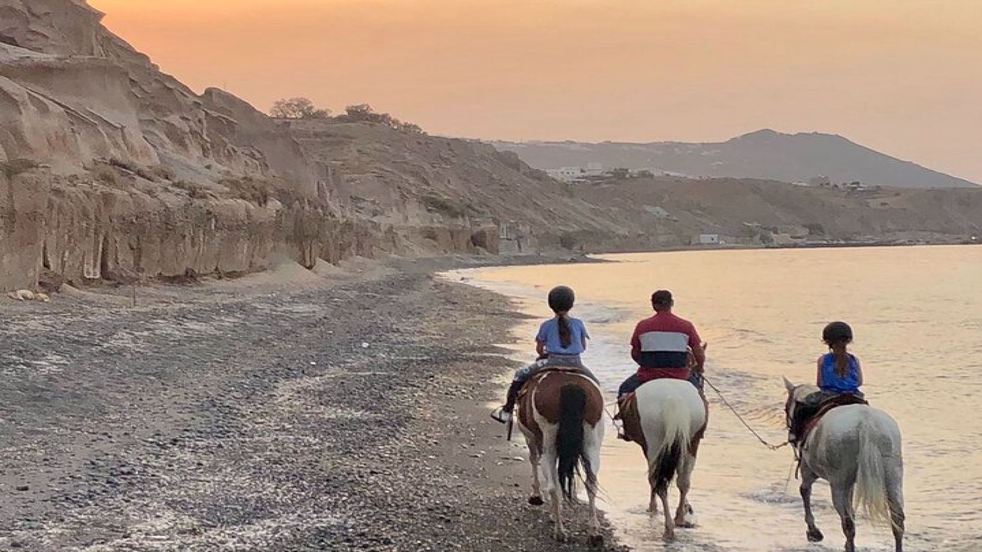 Secluded Black Beach Horseback Riding Tour in Santorini