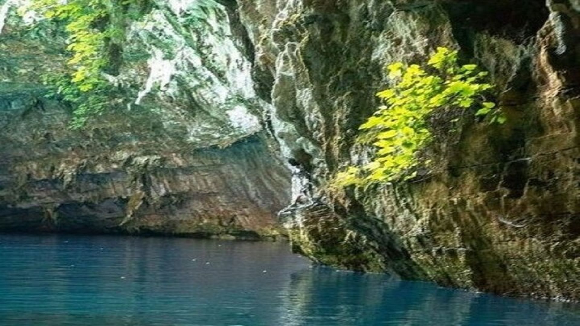 The Caves ....Drogarati Cave and Melissani Lake