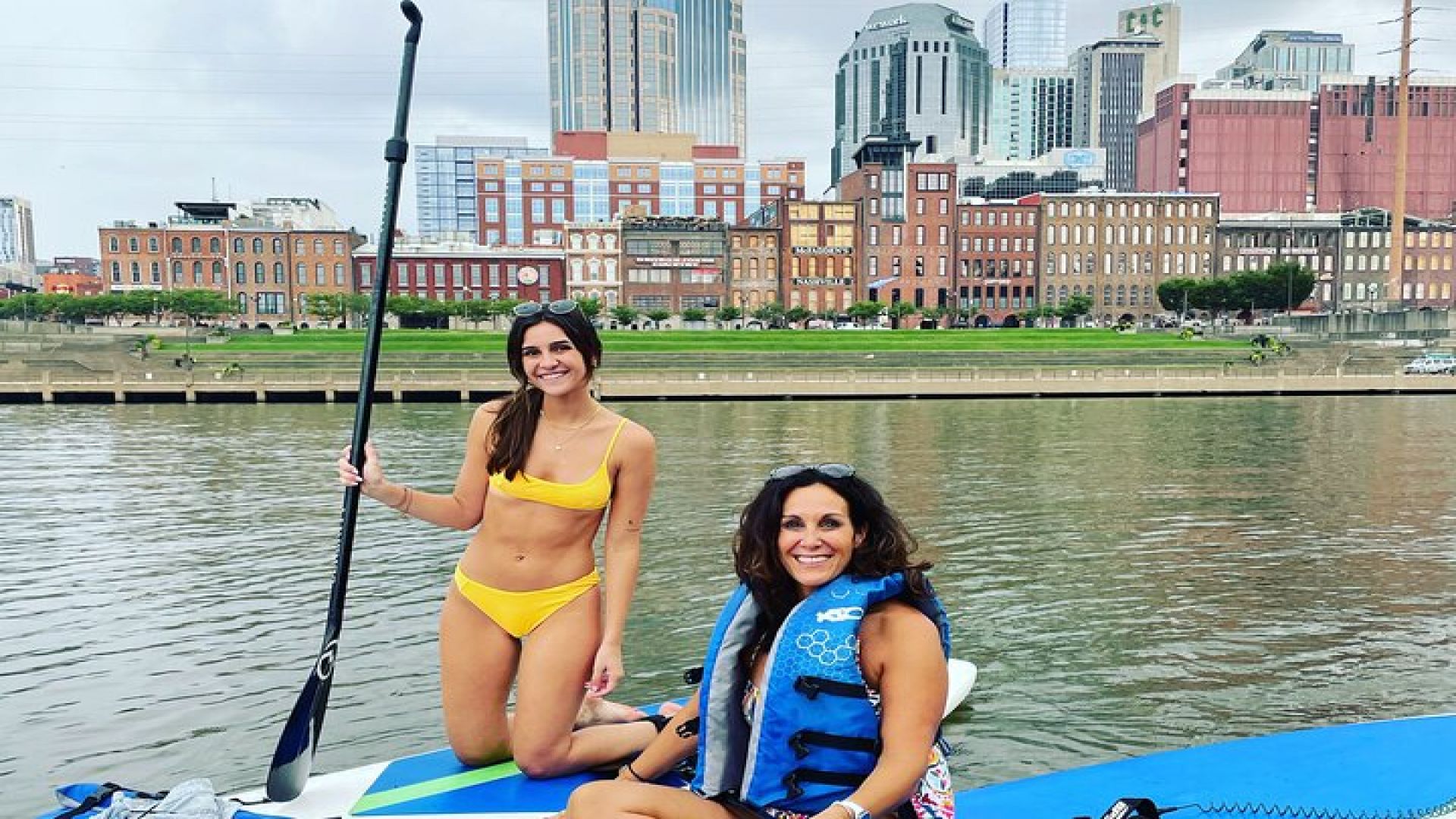 Guided Paddleboard Tour on Cumberland River