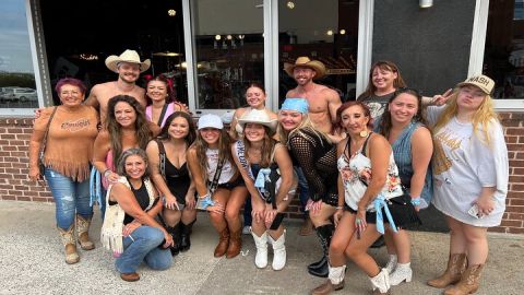 Broadway Boyfriends Bar Crawl