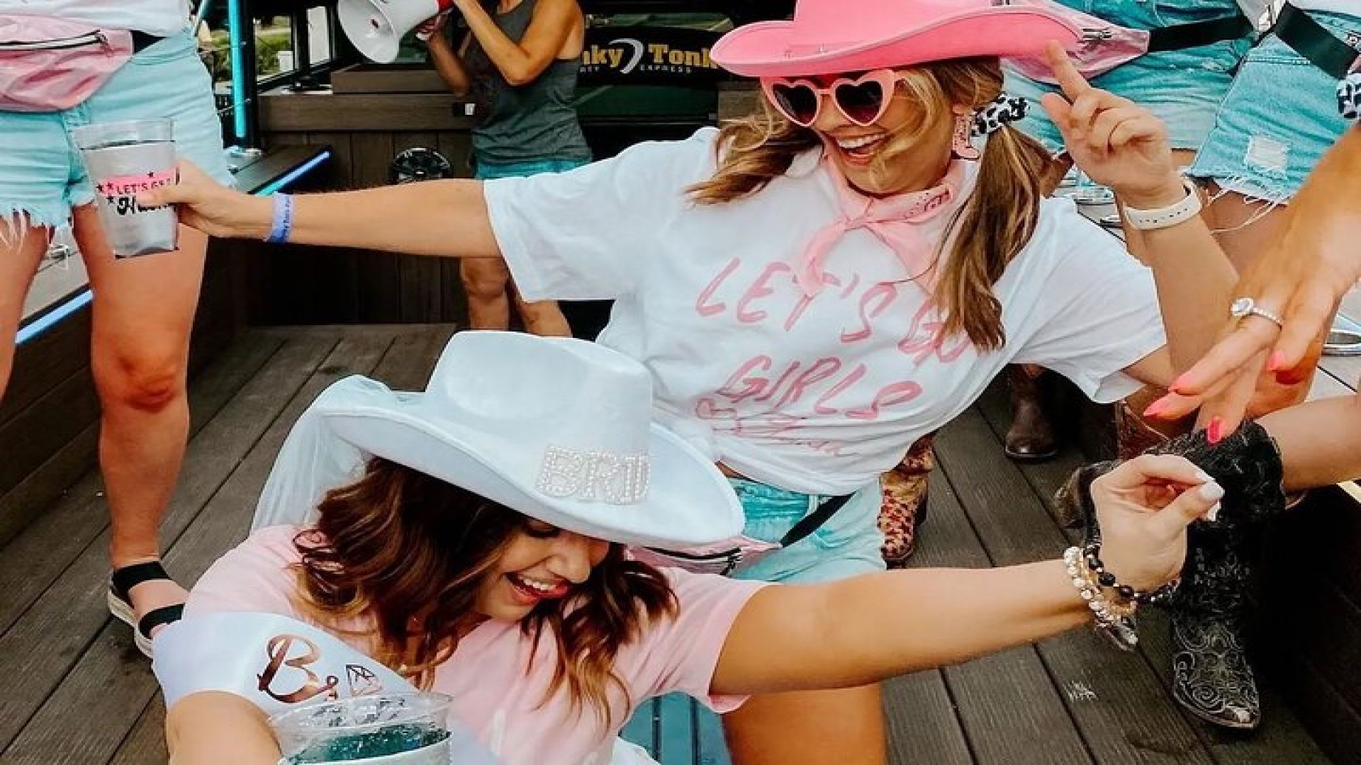 Nashville\'s Wildest Honky Tonk on Wheels Private Party Bus