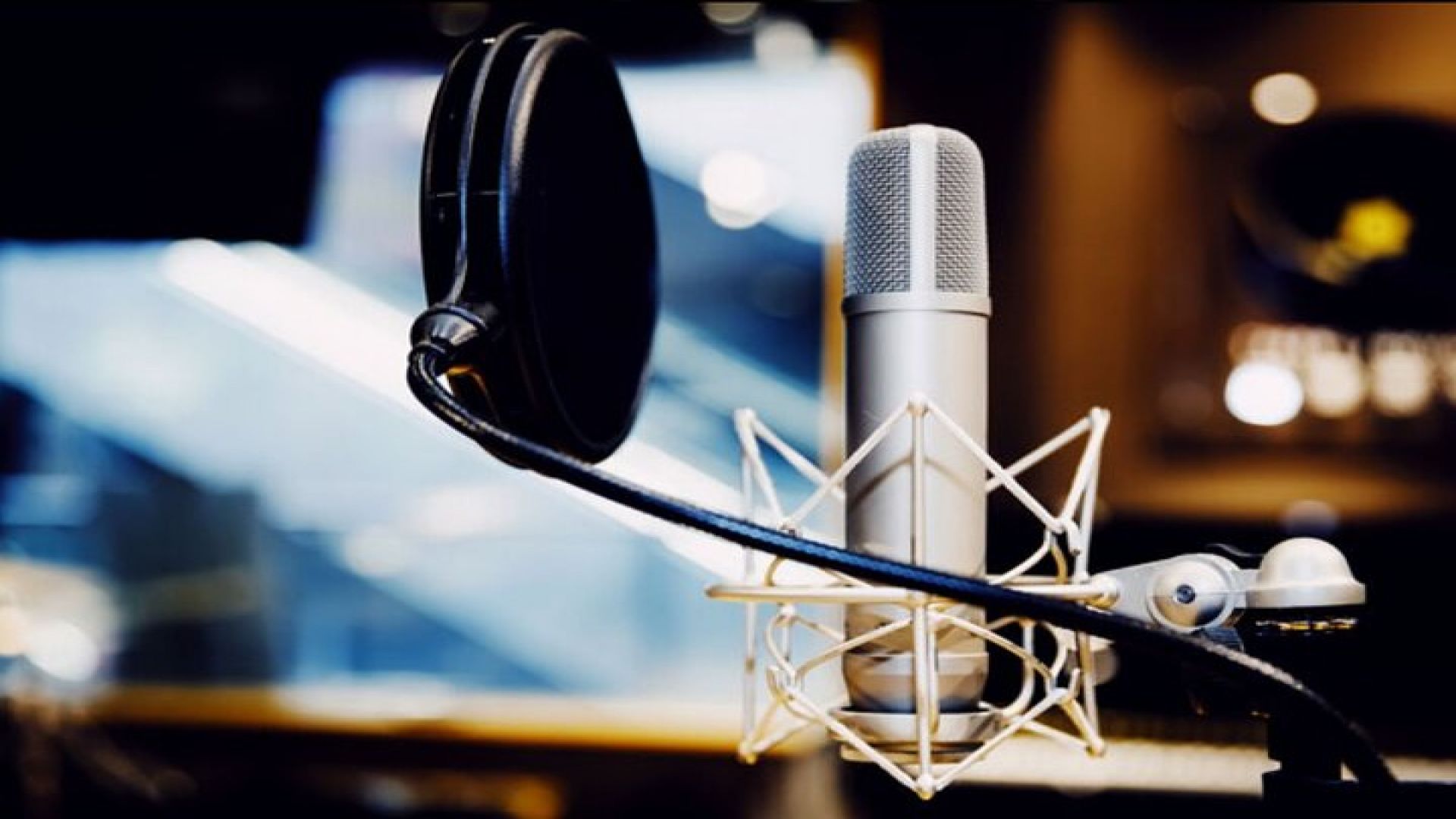 Live the Nashville Dream: Write and Record Your Very Own Song!