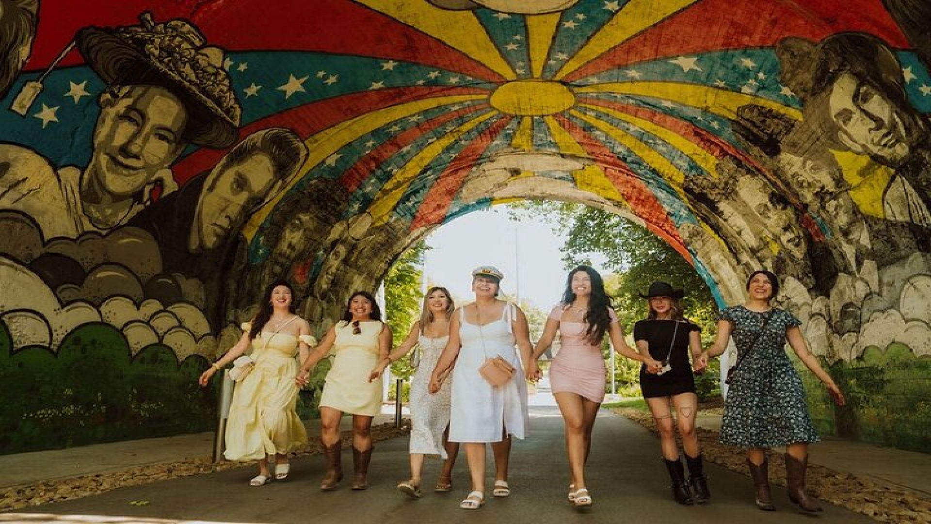 Murals & Mimosas Tour