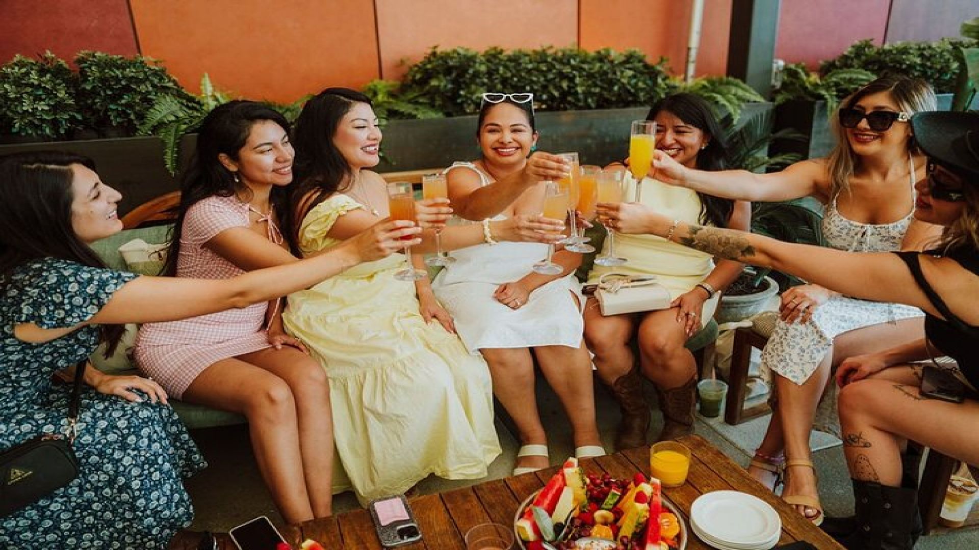 Murals & Mimosas Tour