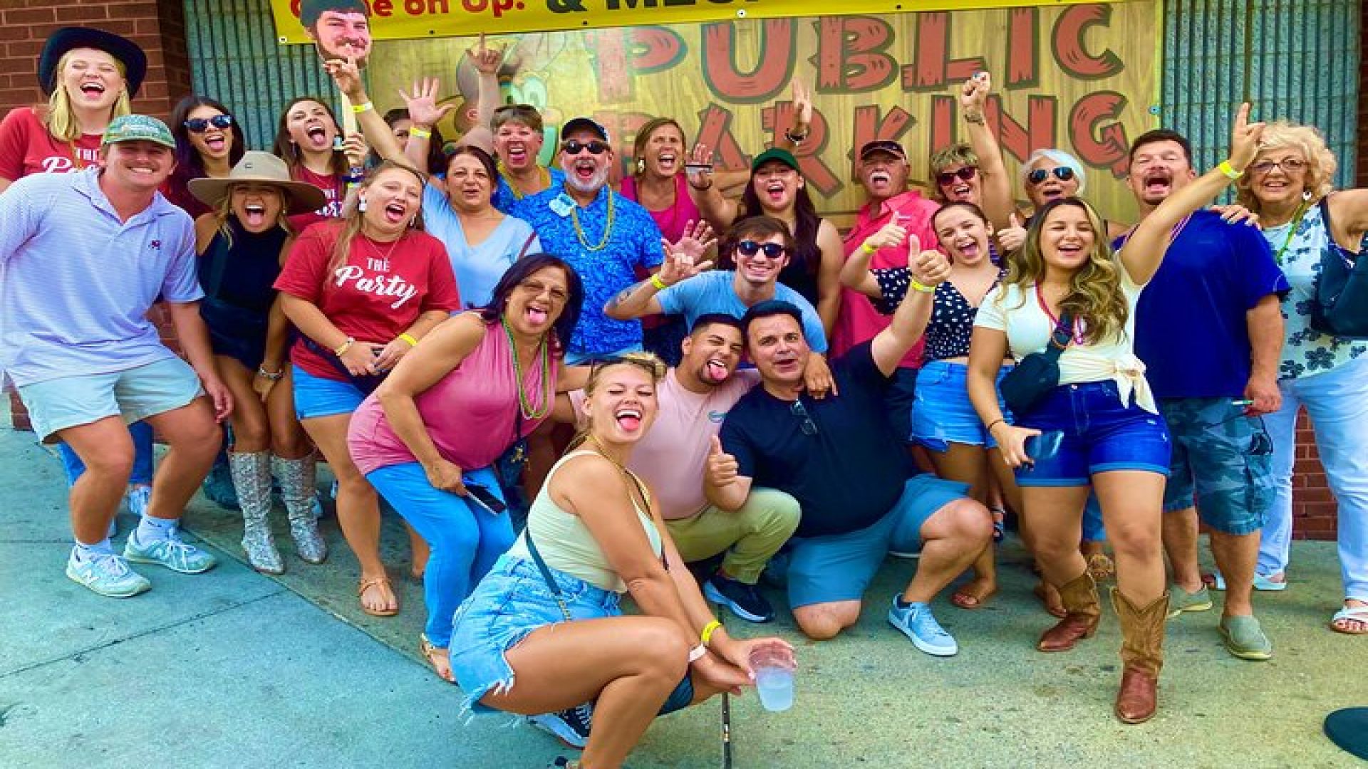 Guided Pub Crawl Walking Tour of Downtown Nashville