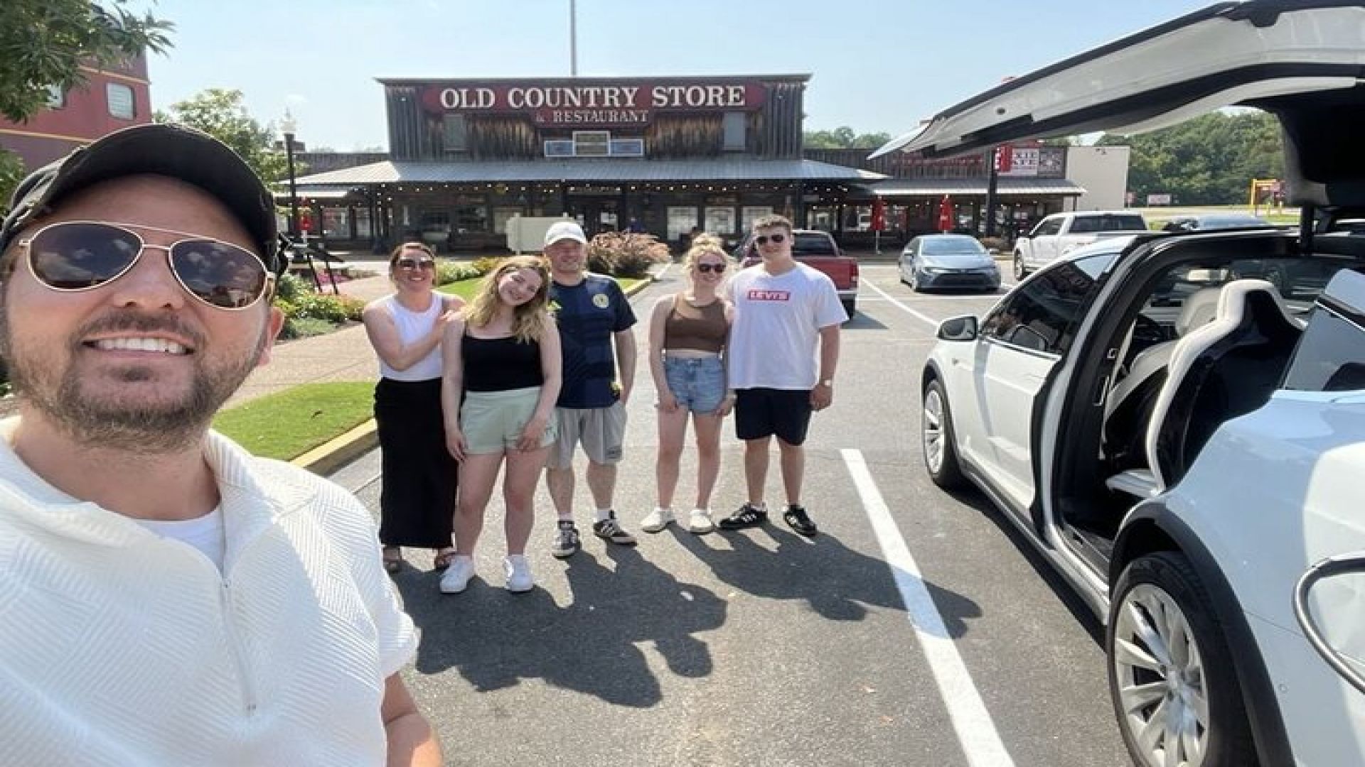 Nashville to Graceland Sun Studios Beale Tour Tickets Included