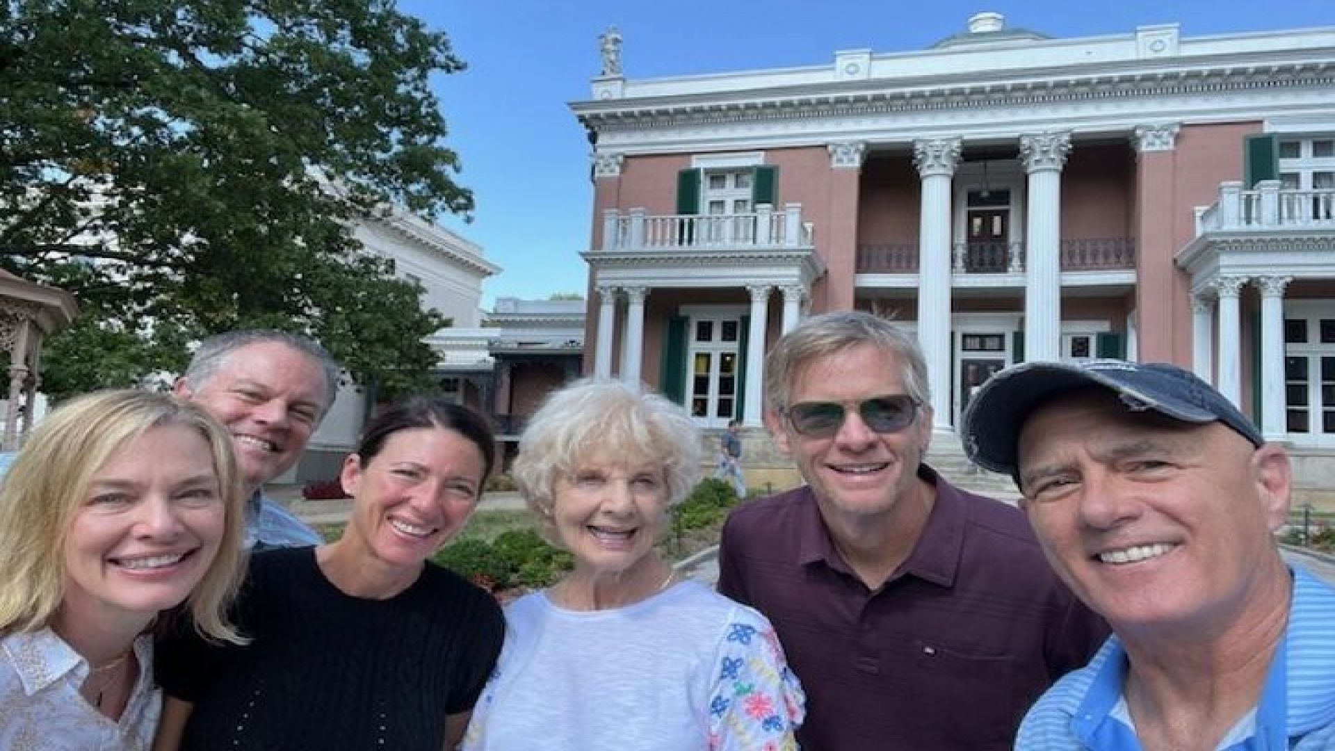 Nashville Walking Tour of Music Row with Former Music Biz Pro