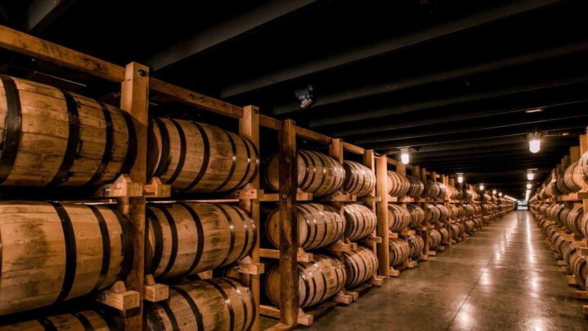 Nearest Green Distillery Tour and Tasting with Transport