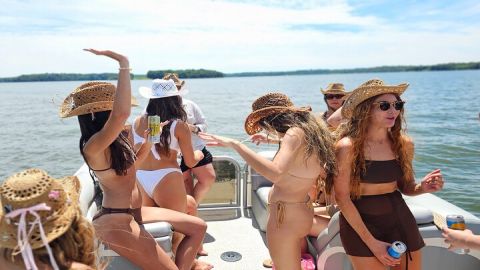 3 Hour 25ft Pontoon Party Boat with Captain up to 12 people