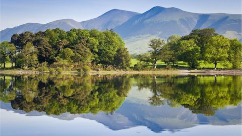 The Lake District - Rail Tour from London with Cream Tea and Cruise