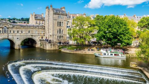 Windsor, Stonehenge & Bath Private tour with separate Tour Guide