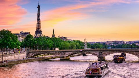 Guided Paris Small Group Tour with River Cruise - standard class