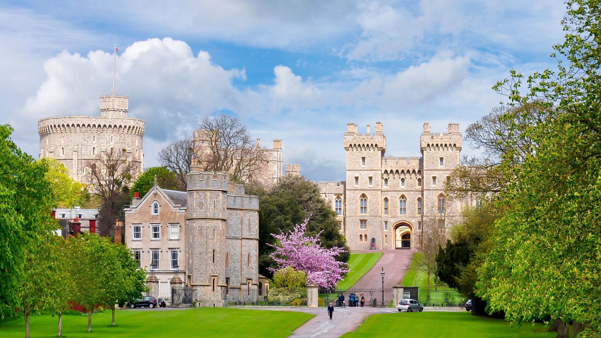 Stonehenge INNER CIRCLE ACCESS & Windsor - with Castle entry (Early)