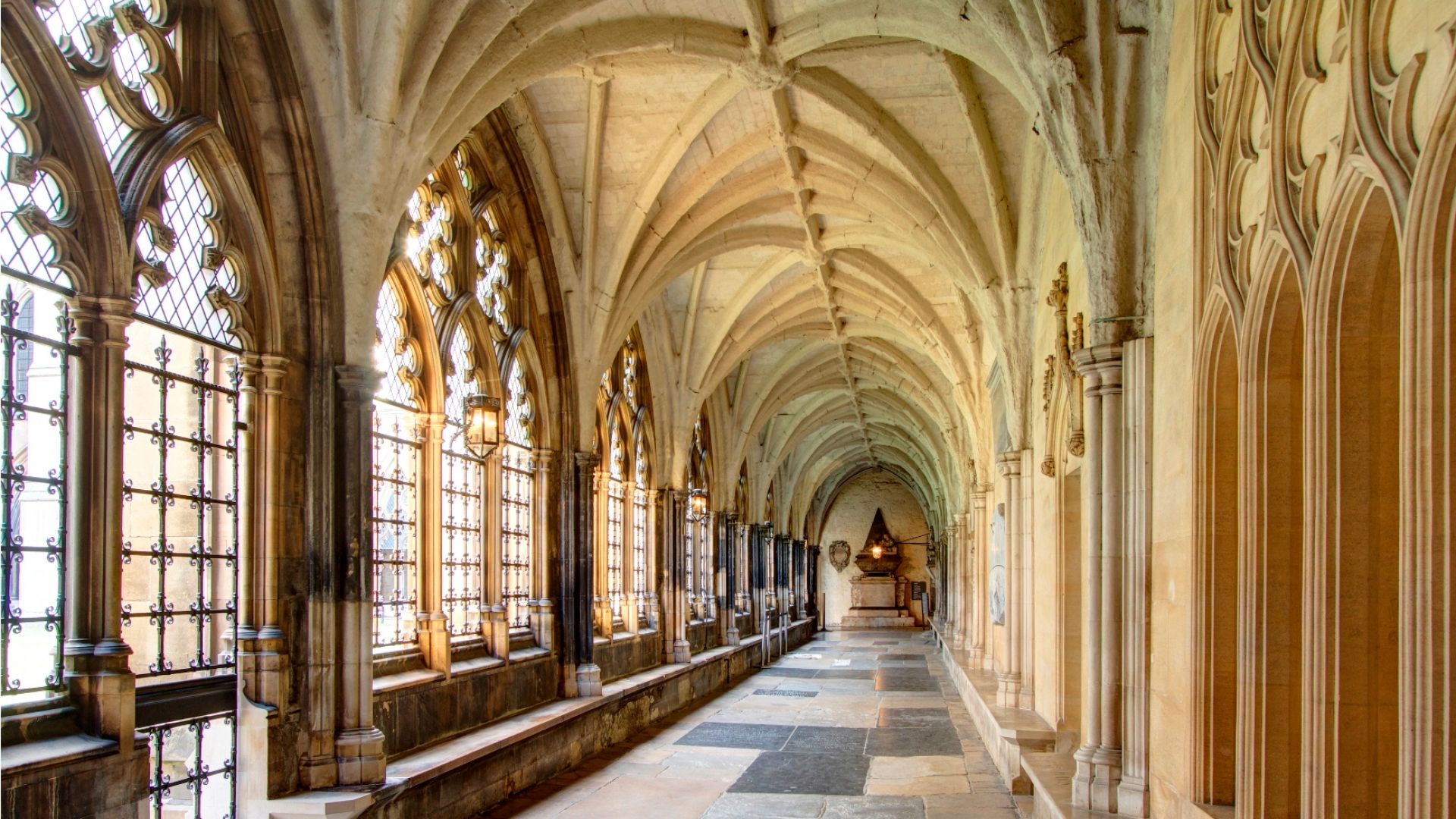 Royal Westminster Walking Tour with Westminster Abbey
