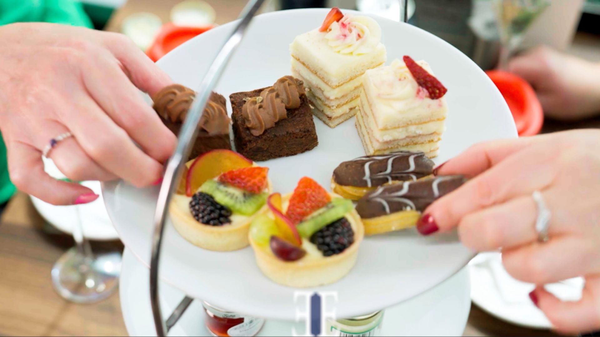 Buckingham Palace State Rooms & Afternoon Tea Sightseeing Tour with PG Tips