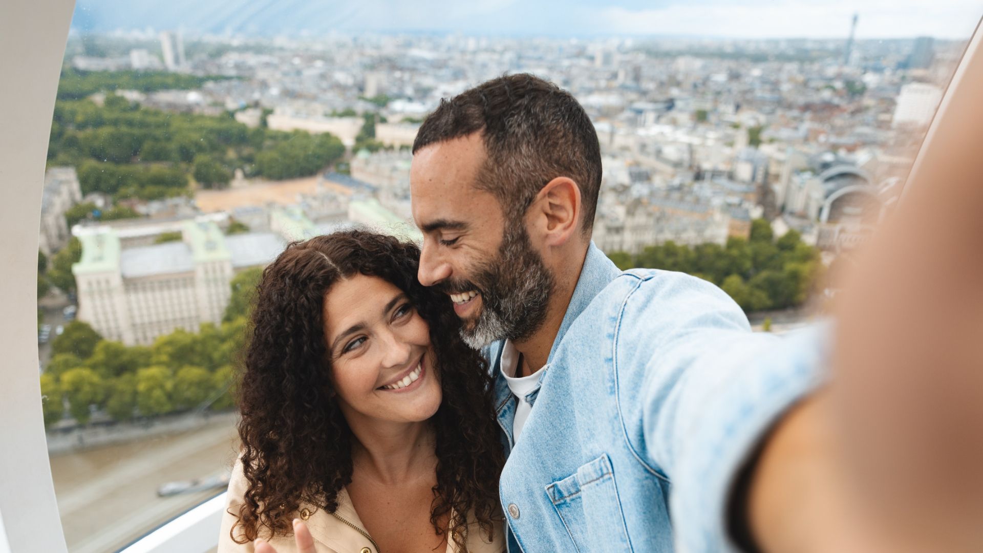 London Explorer Rail Tour from Edinburgh with Sightseeing Bus and London Eye
