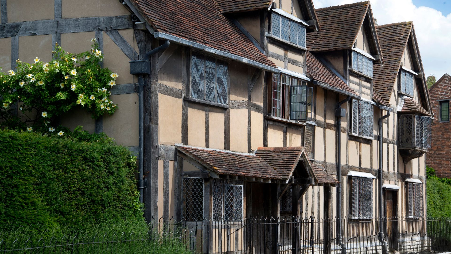 Warwick Castle, Shakespeare’s Birthplace Oxford & the Cotswolds (English)