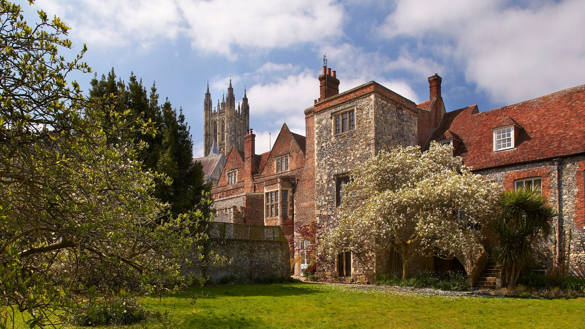 Leeds Castle, Canterbury & Dover (English)
