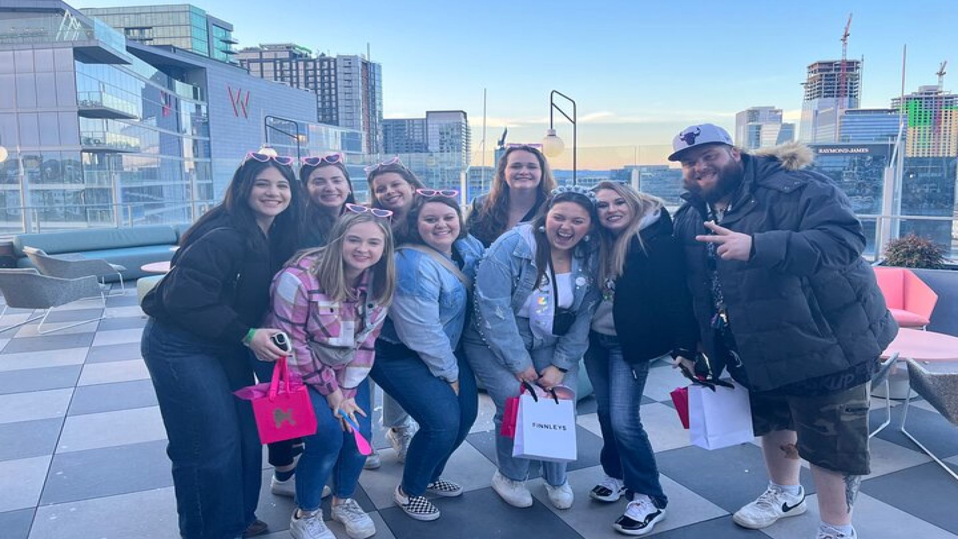 Nashville Shopping Tour with Wine, Cocktails and Snacks